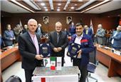 رئیس دانشگاه آزاد اسلامی خوزستان در دیدار با مدیرعامل فولاد اکسین خوزستان: