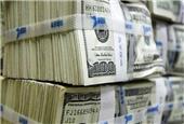 سرگردانی مردم در بانک‌ها؛ حواله خریداران دلار با کارت ملی به فردا / نظارت سرزده بانک مرکزی کجاست؟
