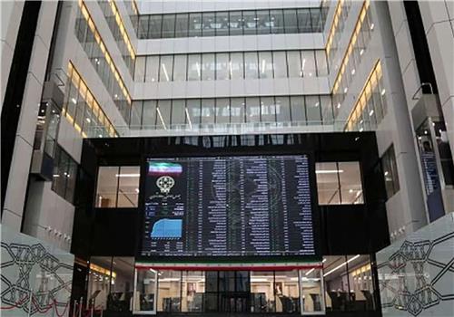 اصلاح اخیر بورس طبیعی است/ شاخص پس از فتح سقف تاریخی، در حال تصمیم‌سازی