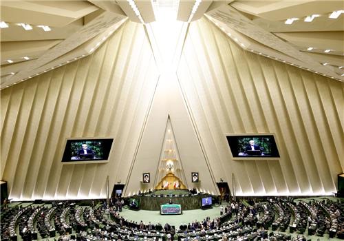 نماینده مجلس: همه مشکلات را نباید به دولت ربط داد/ لزوم اصلاح ساختار بودجه