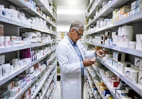 رئیس کمیسیون بهداشت مجلس: بحران دارو و معیشت نیازمند اقدام فوری همه مسئولان است