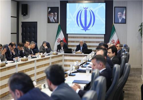 عارف: در کنار تهدیدها، ظرفیت‌های کشور را هم ببینیم/ از مشکلات عبور می‌کنیم