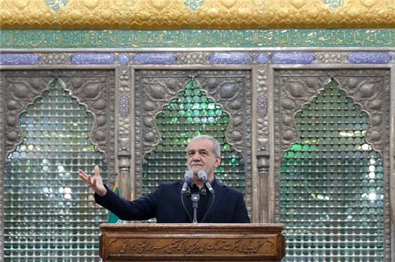 پزشکیان: راه برون‌رفت از مشکلات همراهی واقعی با مردم است