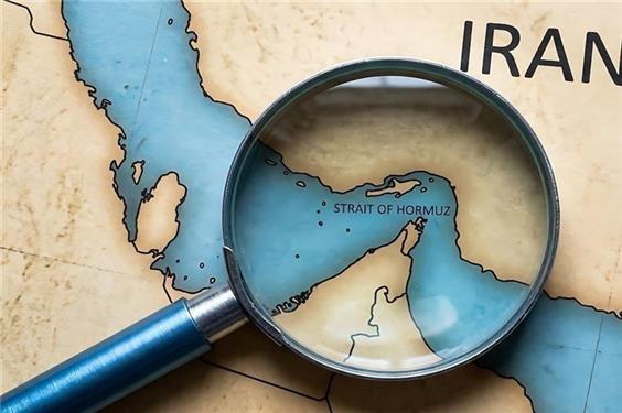 نظام‌نامه اخذ عوارض زیست‌محیطی در تنگه هرمز تدوین شد
