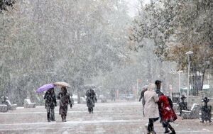 بارش باران و برف در غرب کشور/ تداوم آلودگی هوای کلانشهرها