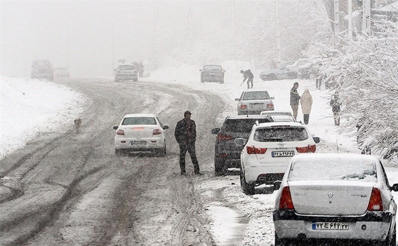 جاده های مازندران برفی و لغزنده است