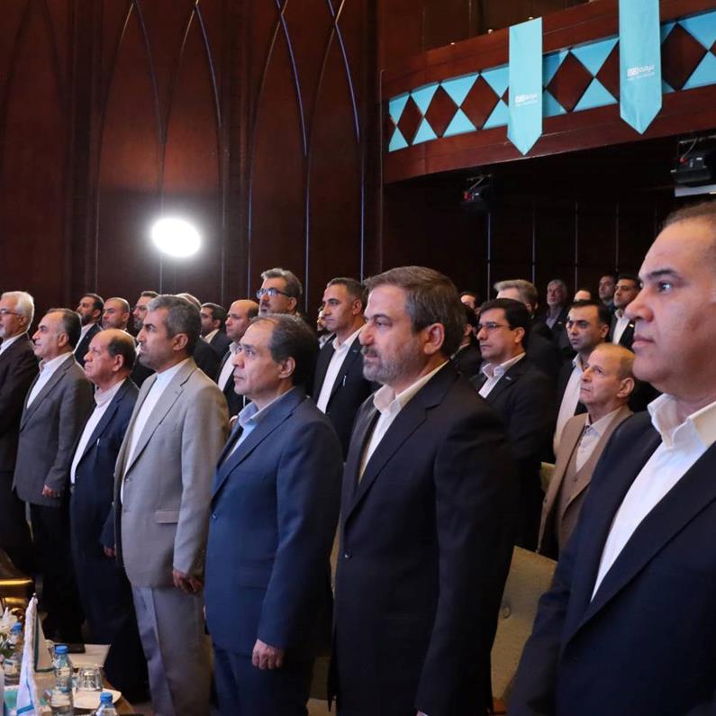 برنامه‌های عملیاتی سال ۱۴۰۲ بیمه دی در همایش سراسری مدیران در مشهد مقدس تبیین شد