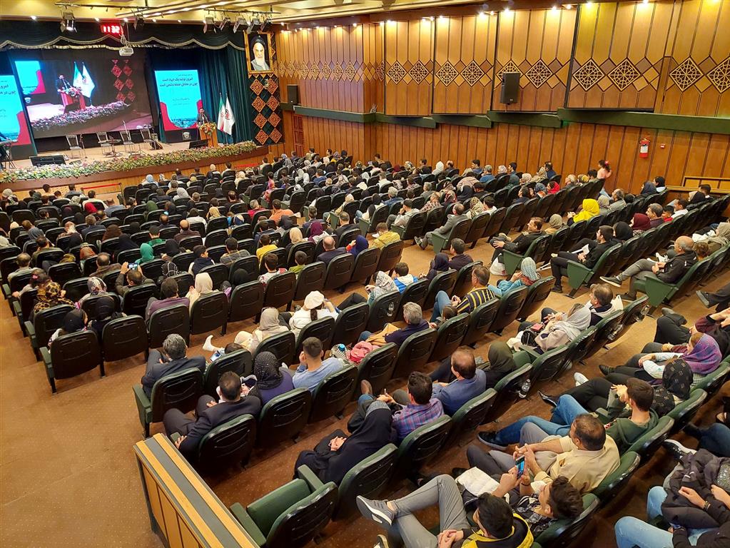 برگزاری هجدهمین برنامه بازدید خانواده های کارکنان از ذوب آهن اصفهان