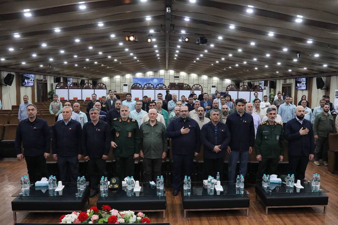 فولاد صنعت و سرمایه ملی کشور است