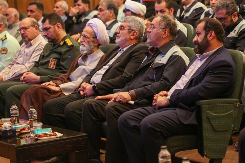 ذوب‌آهن اصفهان یک لشکر جهاد در میدان تولید است