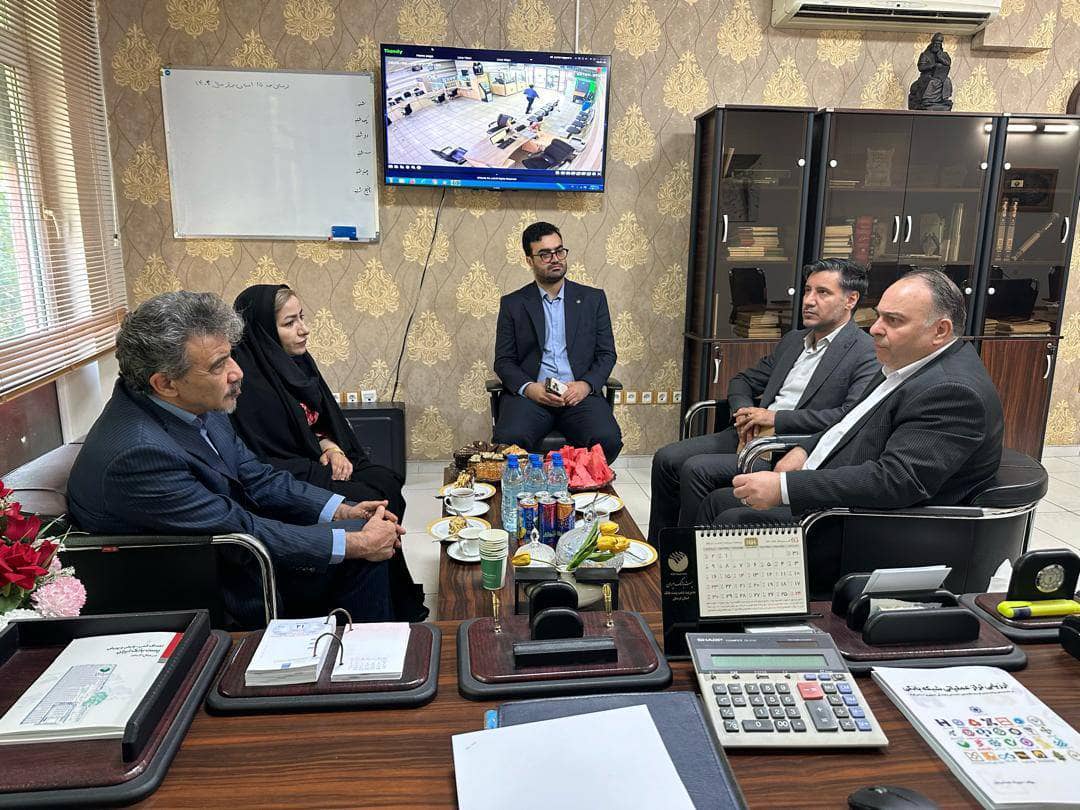 دیدار مدیران خوشه پلاستیک استان لرستان با علی فروزان‌خواه