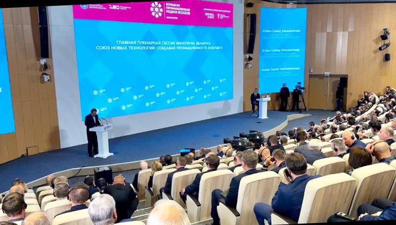 توسعه تجارت با کشورهای منطقه در نشست با نخست‌وزیران عضو اتحادیه اوراسیا