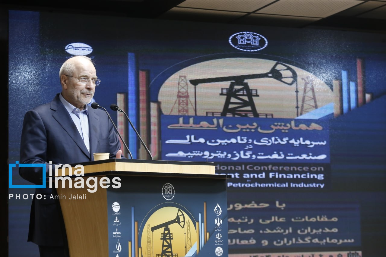 قالیباف: کار مهم ما این است که سنگ را از مسیر مردمی شدن اقتصاد برداریم