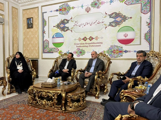 نشست وزیر صمت با فعالان اقتصادی و تجار ایرانی در تاشکند