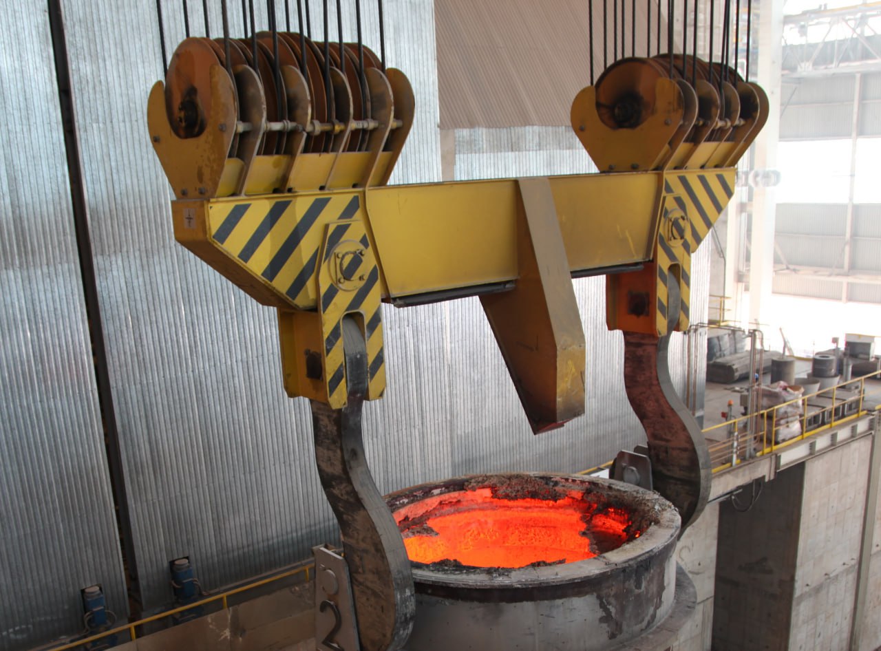 برای نخستین بار در فولاد هرمزگان انجام شد؛ بومی‌سازی شفت اتصال الکتروموتور جرثقیل ۲۴۰ تن در فولاد هرمزگان، راهبرد تقویت توان داخلی