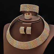 قیمت جهانی طلا امروز یکشنبه ۱۴ دی ۱۴۰۴ / اونس بالای ۴۳۰۰ دلار در آغاز سال میلادی