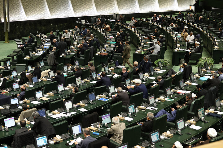 نحوه واگذاری مدیریت ایران خودرو و حمایت از تجمعات در دستور کار نمایندگان