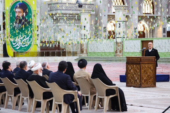 راه برون‌رفت از مشکلات، بازگشت به توصیه‌های امام و همراهی واقعی با مردم است/ تلاش دولت برای ریشه‌کن کردن زمینه‌های رانت، تبعیض و بی‌عدالتی