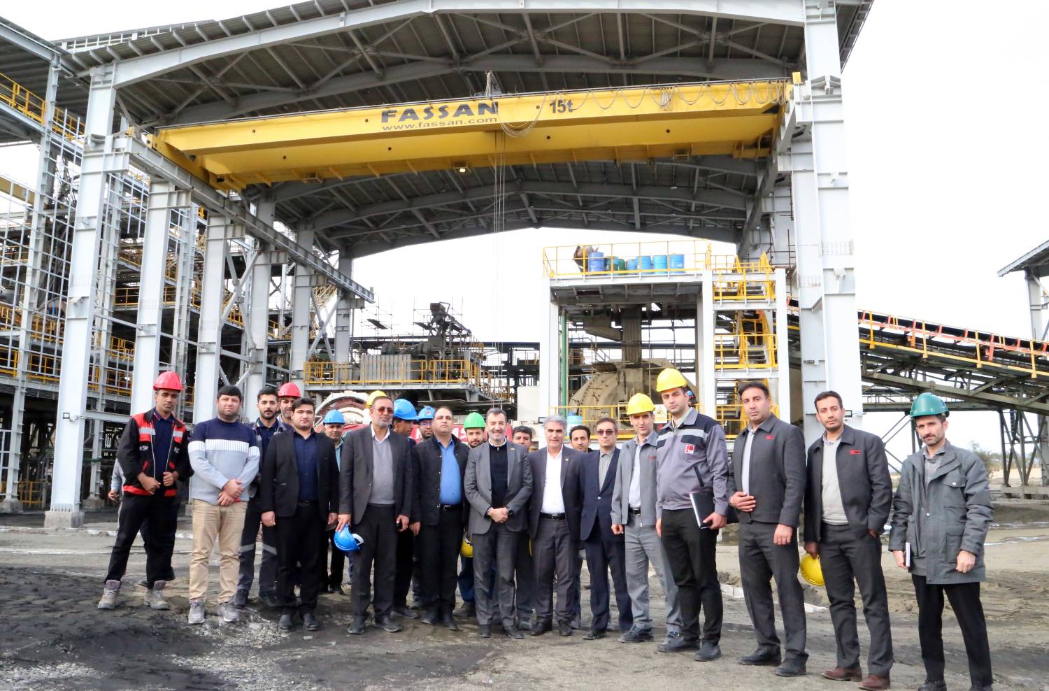 آمادگی همکاری ایمیدرو با دانش‌بنیان‌ها برای بومی‌سازی دانش تولید تیتانیوم