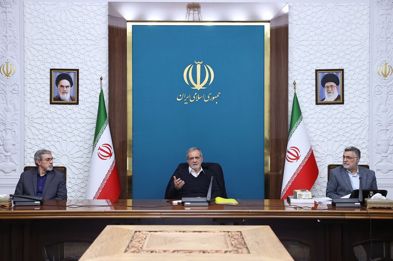 دستورات رئیس‌جمهور در زمینه تأمین ارز مورد نیاز دارو و تجهیزات پزشکی