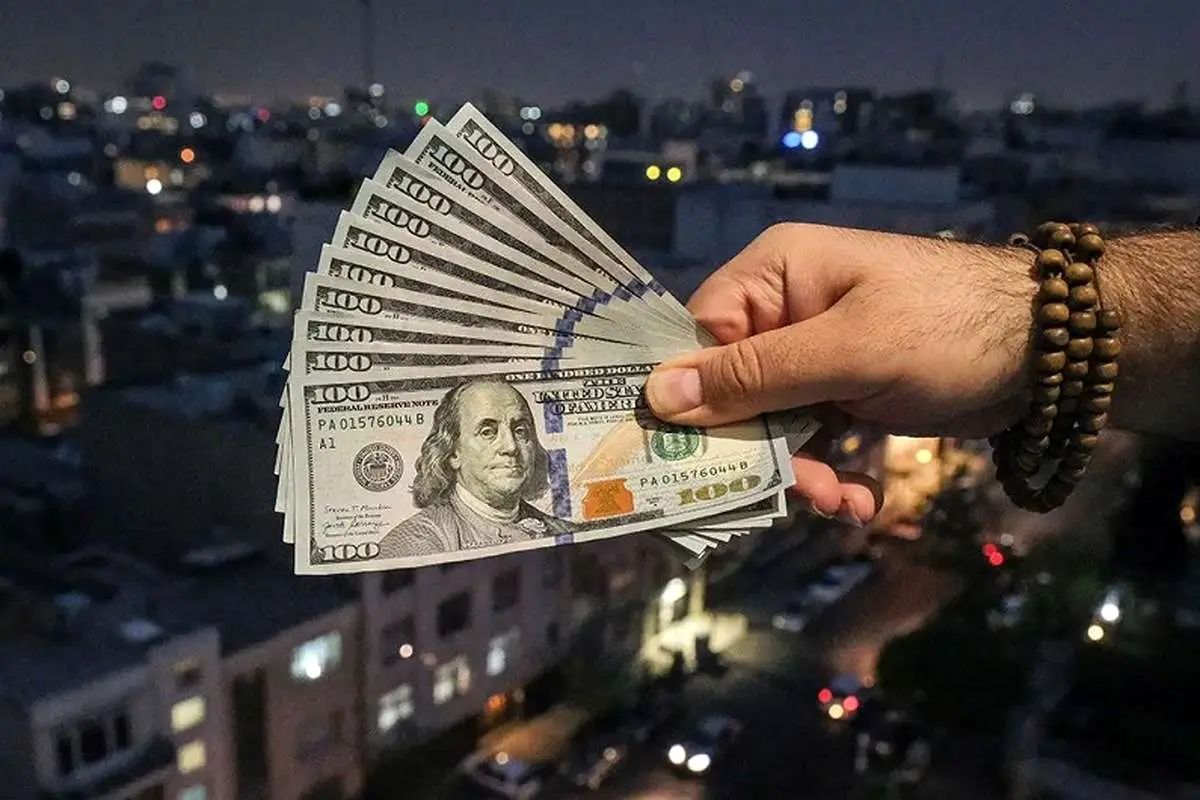وضعیت نامشخص قیمت ارز و طلا / دلار سقوط کرد
