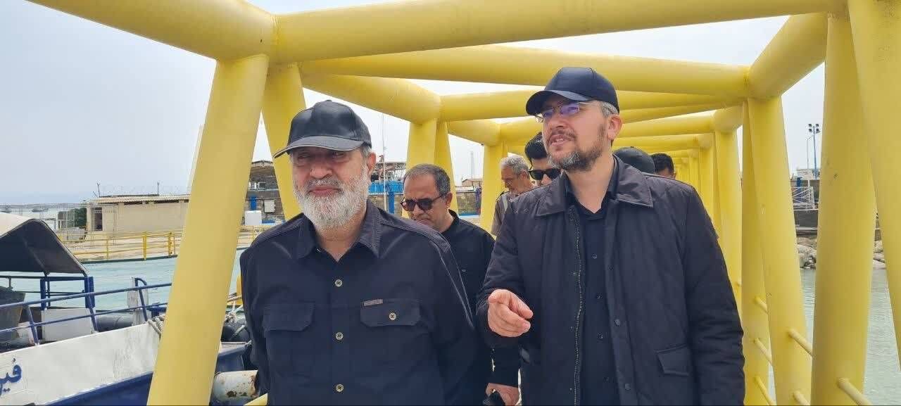 نماینده مجلس: نیروهای مسلح درخارک برای هراقدام دشمن آماده اند/ روند بدون وقفه صادرات نفت