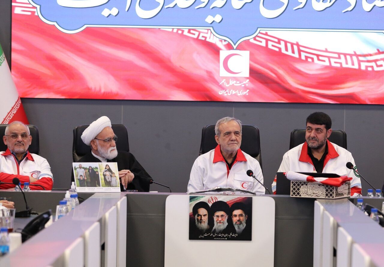 پزشکیان: عملکرد هلال‌احمر در جنگ ۴۰ روزه استثنایی بود