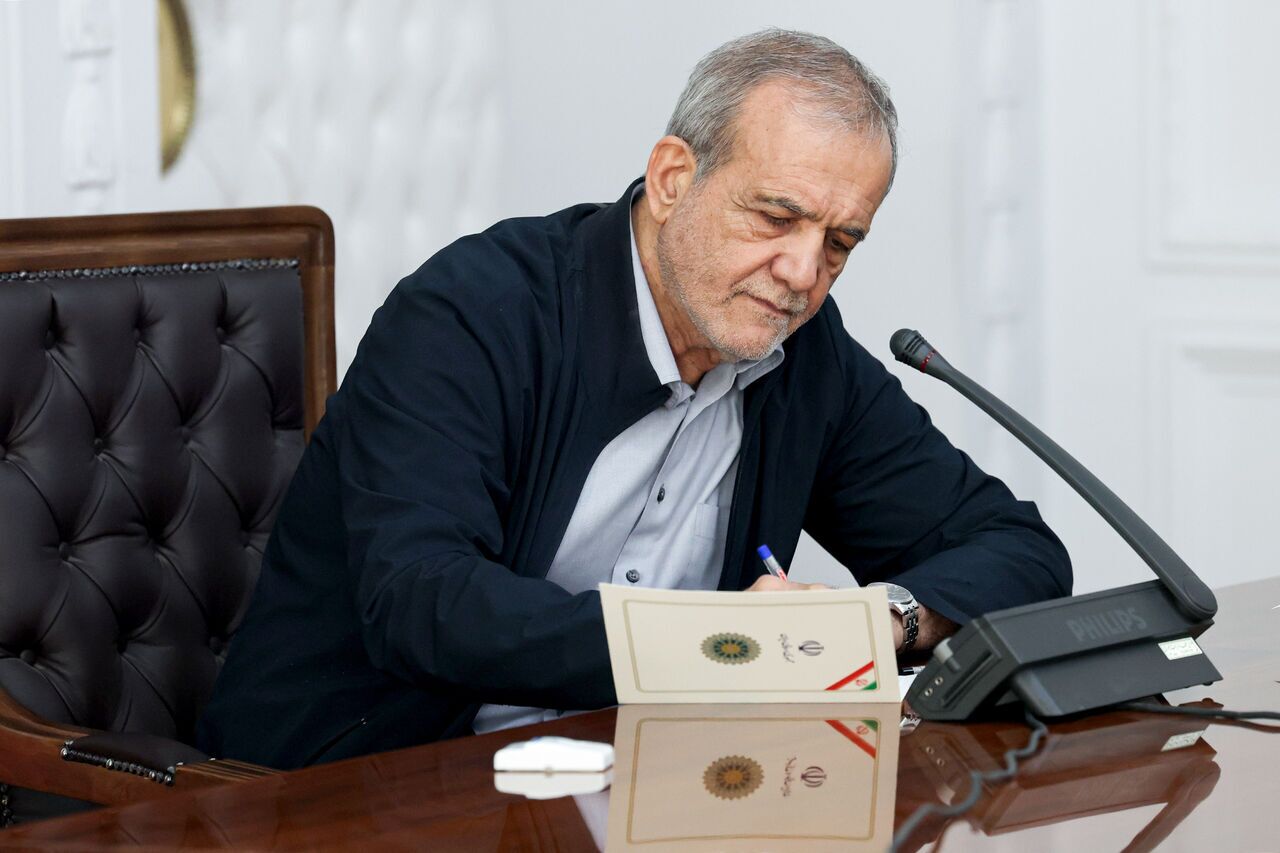 آقای پزشکیان، درمان مشکلات کجاست؟