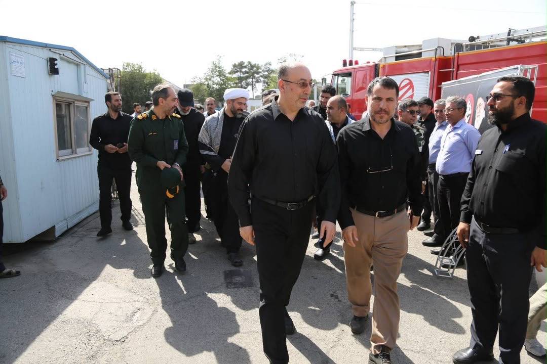 خدمت‌رسانی خانواده بزرگ سایپا به عزاداران در نزدیکی مصلای امام خمینی(ره)