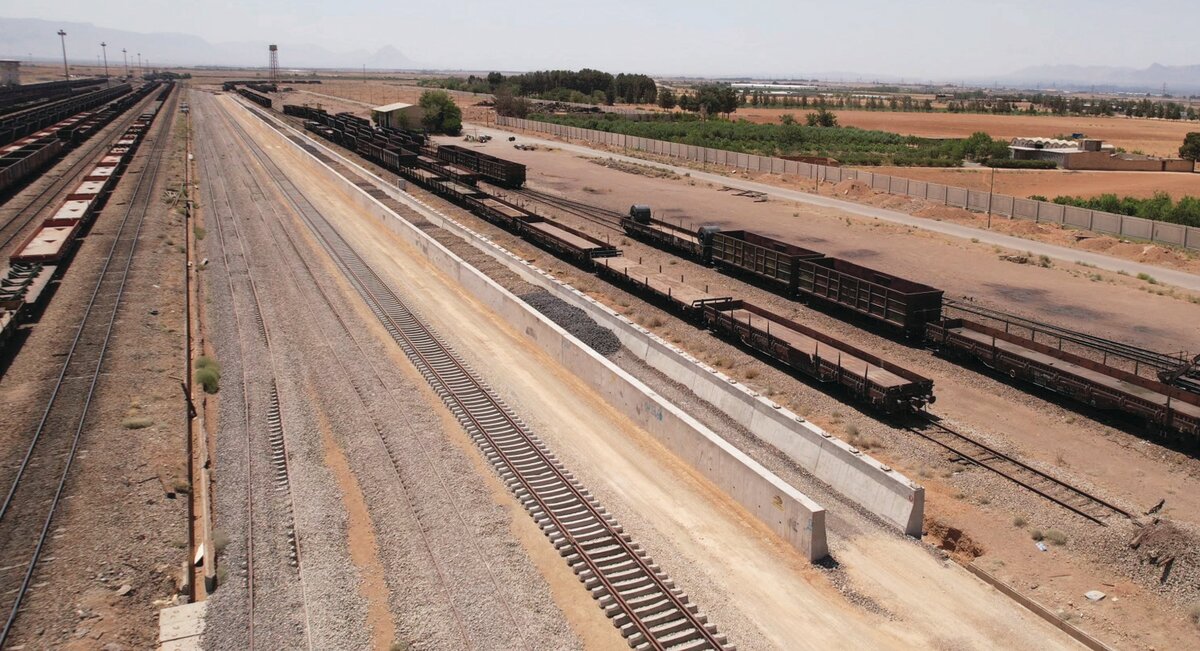 در راستای توسعه پایدار و در ایستگاه حسن‌آباد انجام شد؛ استفاده از سرباره فولاد مبارکه در توسعه ایستگاه ریلی برای نخستین بار