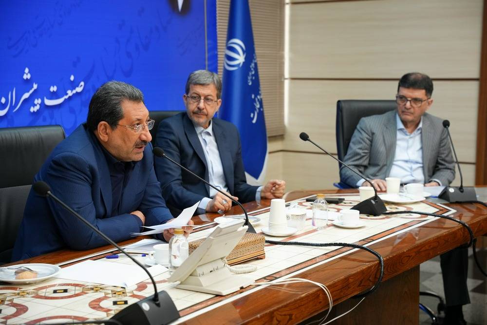 ضرورت هماهنگی میان دستگاه‌های متولی تجارت خارجی و مرزی برای تأمین مواد اولیه مورد نیاز صنایع