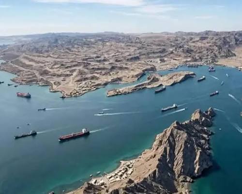 مذاکرات ایران و عمان فقط درباره مسیر تردد در تنگه است/ امروز جایگاه بازدارندگی تنگه هرمز از بمب اتم هم بالاتر است