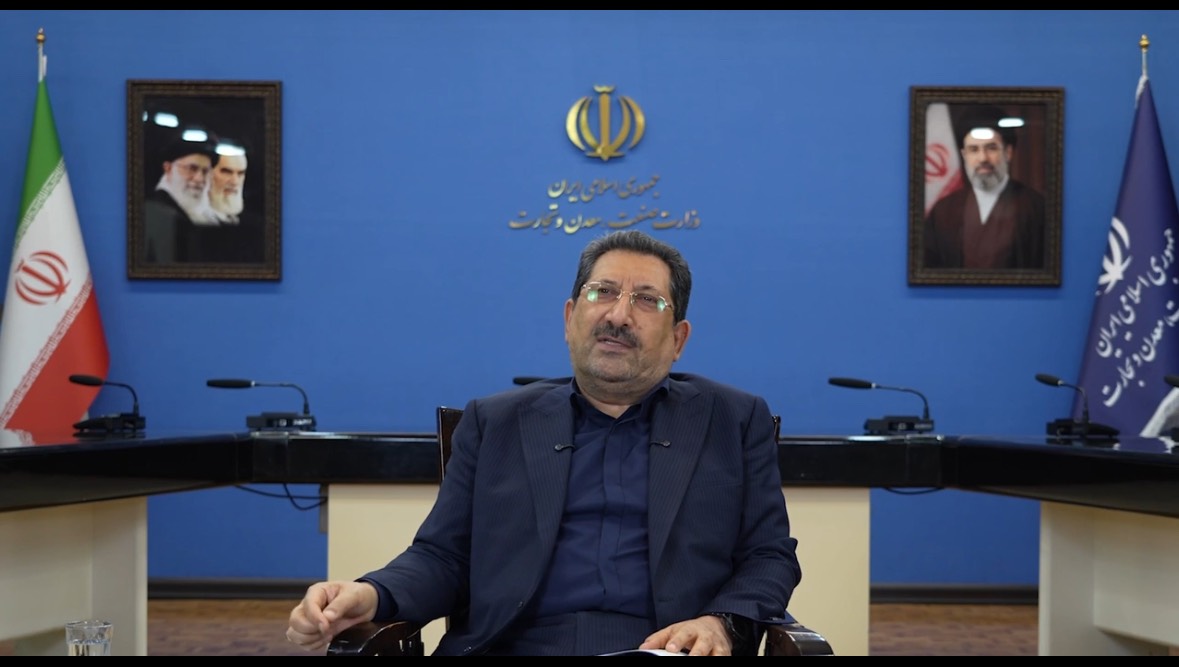 در شرایط جنگی ۲.۳ میلیون خودرو و ۶۳ میلیون تن فولاد تولید کردیم