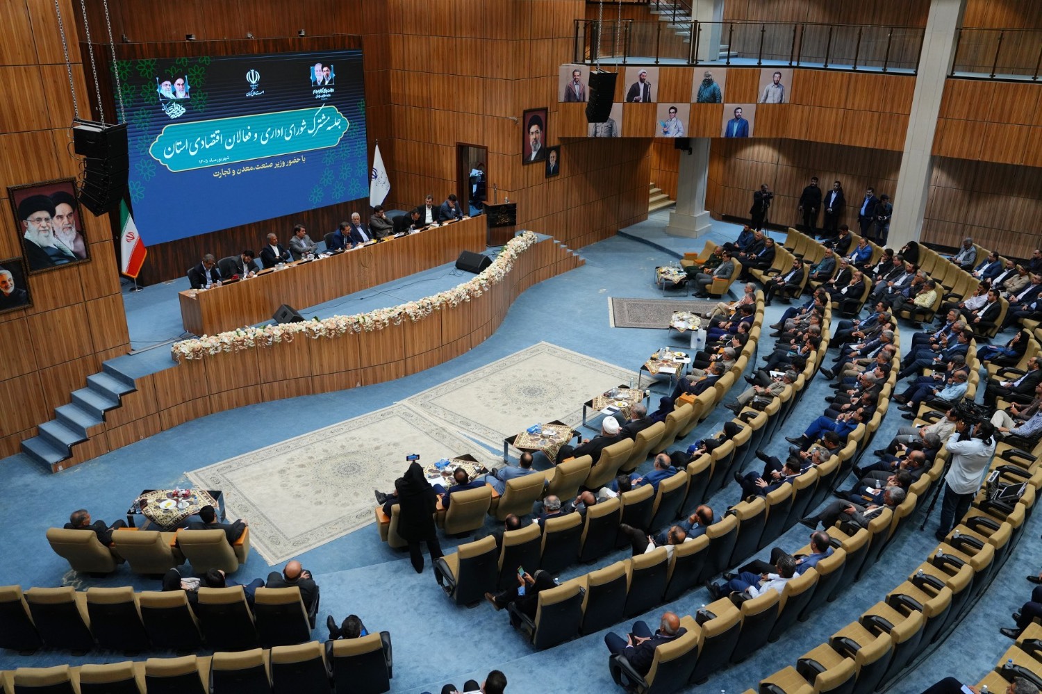 تقدیر از وزیر صمت در جلسه مشترک شورای اداری و فعالان اقتصادی کرمان