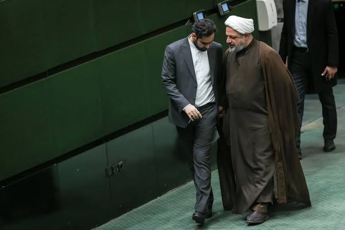 وقتی «سوپر انقلابی‌ها» علیه دولت و مجلس می‌شورند/ کودتا زیر نقاب انقلابی‌گری؟