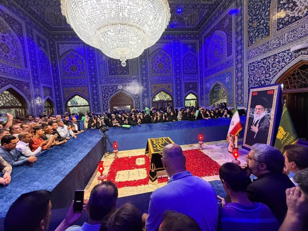 وزیر صمت به زیارت بارگاه رضوی و مرقد رهبر شهید رفت