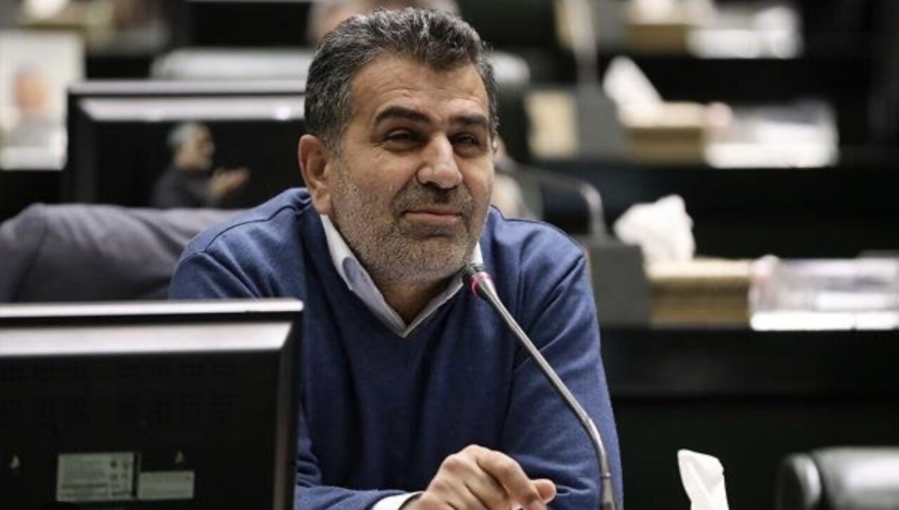 رئیس کمیسیون اجتماعی: بازگشت به مردمی‌سازی واقعی راه نجات حوزه اقتصادی است